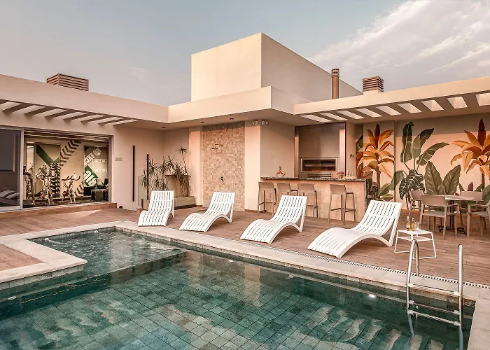 Houze Residences - By Ava Rentals