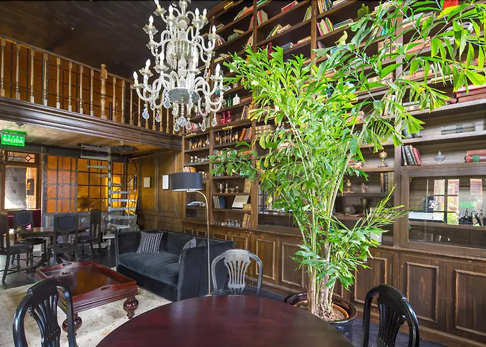 Factoria Hotel